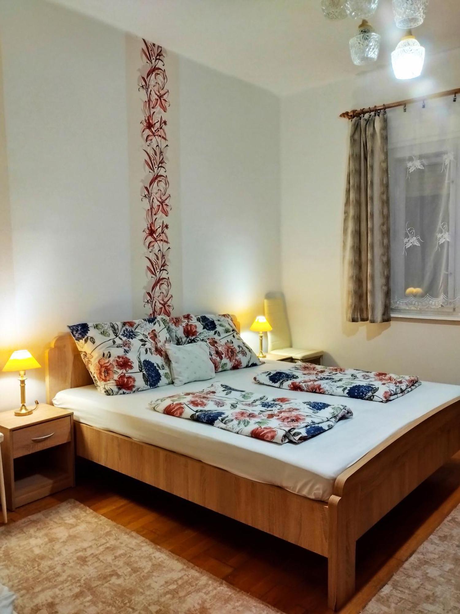 Abadi Karmazsin Haz Villa Abadszalok Exterior photo